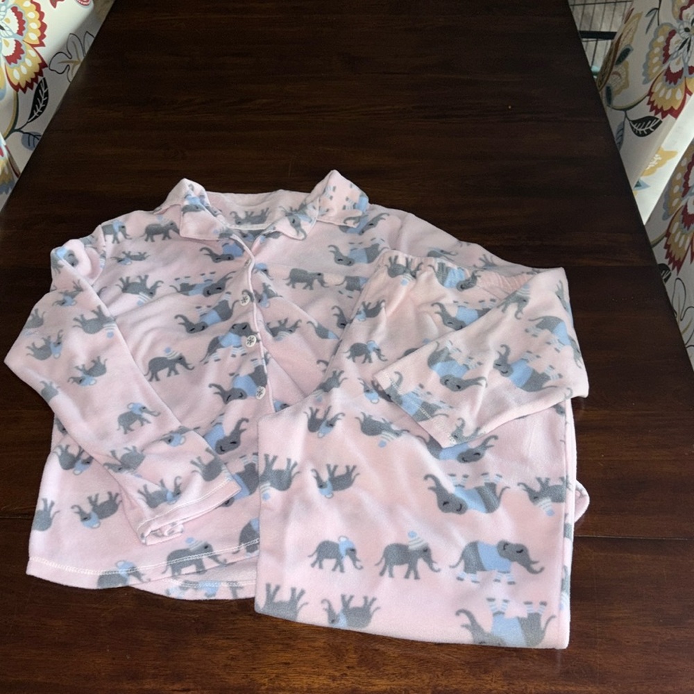 Bh pj’s baby pink elephants 2pc long sleeve top and pants fleece
